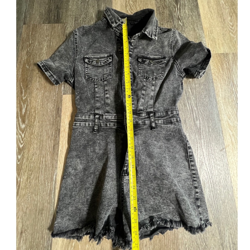 Unbranded Denim Romper Women Small Gray Acid Wash Raw Hem Short Sleeve Utility - Picture 4 of 6